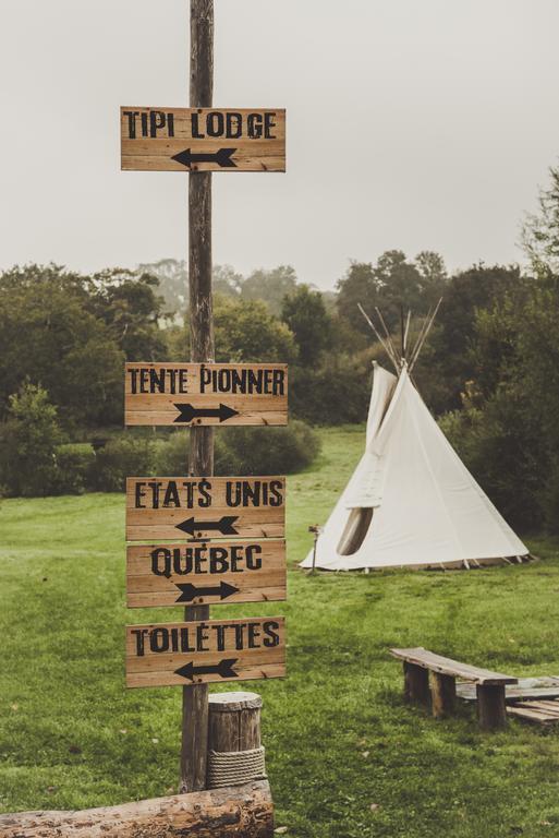 Les Tipis Du Bonheur De Vivre Hotell Brûlon Exteriör bild