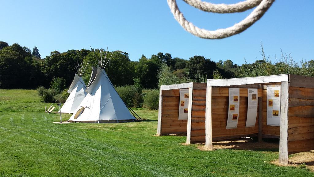 Les Tipis Du Bonheur De Vivre Hotell Brûlon Exteriör bild